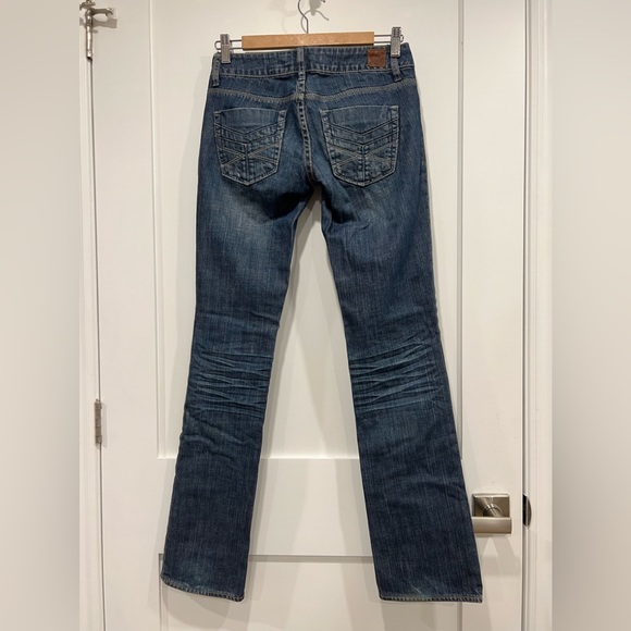 Low rise, American Eagle brand distressed straight fit Jean - Picture 7 of 13